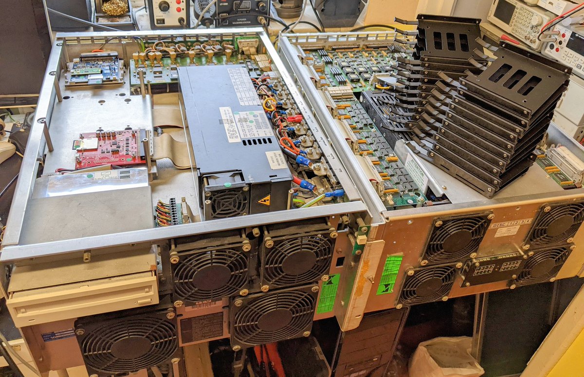 DextersTechLab's tweet image. It&apos;s taken a few years to get to this point. Converting a #Quantel Dylan disk array to solid state so i can use my Quantel HAL. It _ONLY_ requires 20 SCSI disk emulators, 20 SD cards, 20 brackets... Etc 🤣🫣. Hopefully a video coming soon too!