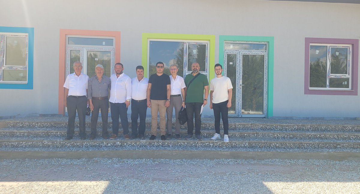 kalemem20's tweet photo. Hayırsever  İş  İnsanı  Halil,MAli ,Ahmet  Gören tarafından  yapımı devam  eden okulumuzda çalışmaları  yerinde gördük .Hayırseverimiz ve ustalarımıza teşekkür ederiz. 
@KaleKaymakamlig
@denizlimem 
@emre_caliskan 
@h_basgun 
@erhayla 
@YTEMEL3
@sinemkacmaz 
@ekicis20
@kale_ybo https://t.co/2j3u93GEBm