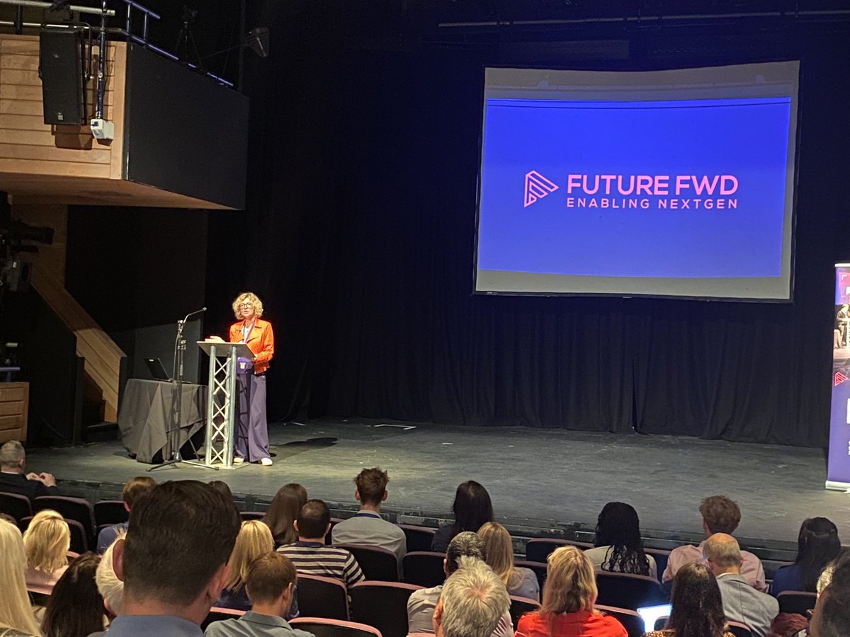 WorksopHead's tweet photo. A great way to start the ‘holiday’ at the #FutureFwd creative conference @WarwickSchool. So many great ideas to support the next generation of young people. Pleasure to meet and listen to so many inspiring speakers @isaschools @HMC_Org @worksopcollege @uniofwarwick @NorthNottsBC https://t.co/p6defNYTT0