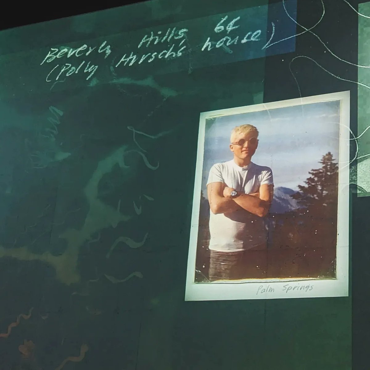 RedHouseGallery's tweet image. The biggest Happy Birthday to the one and only David Hockney, who was born in 1937 and turns 87 today!

"I assume I will get better, I assume the best work is yet to come." 
#DavidHockney

📷: Justin Sutcliffe, 'Bigger &amp;amp; Closer' at Lightroom, London.

#HappyBirthday #ModernMaster