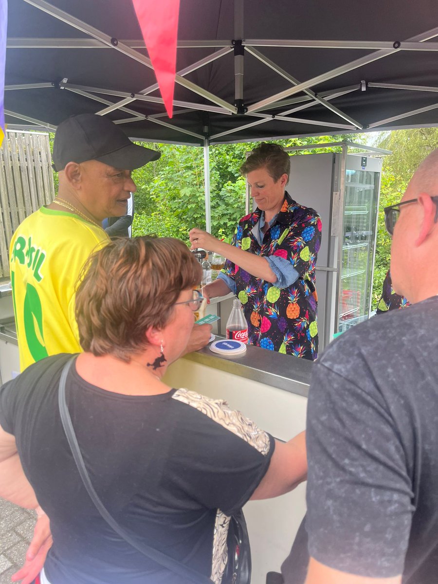 Achter de tap bij het festival van de werknemers van ons participatiebedrijf #Zaffier