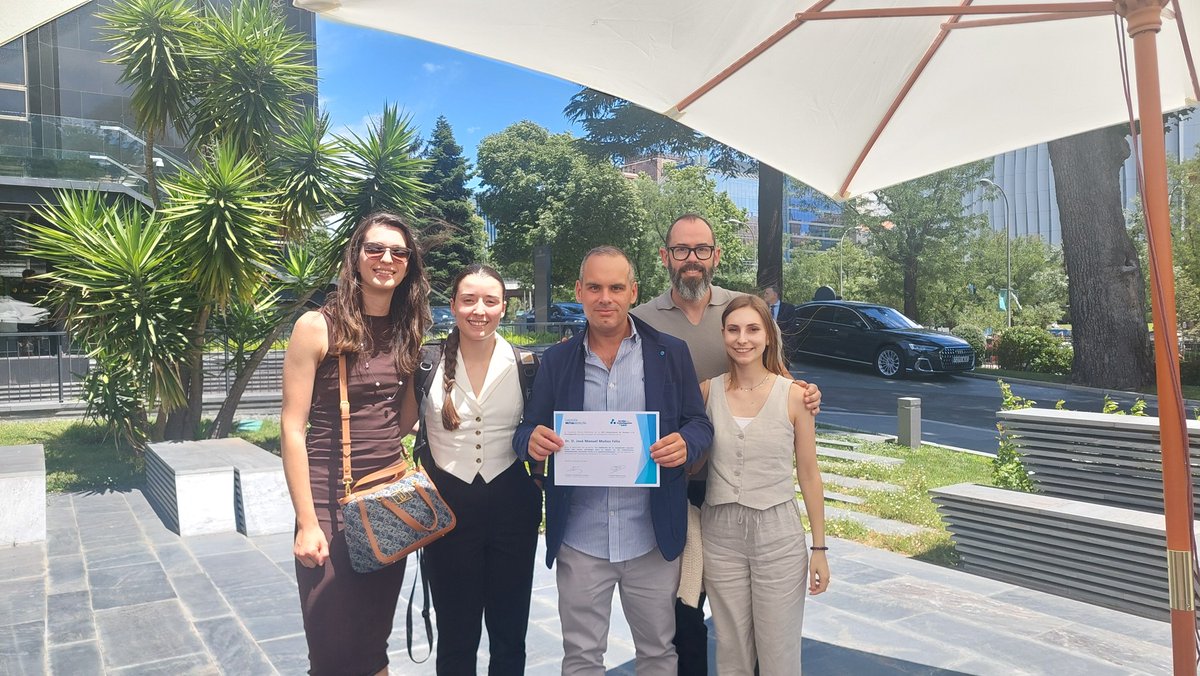 IBSAL_IIS's tweet photo. "Gracias a nuestros modelos animales y estudios en muestras humanas, podremos identificar qué características del microambiente tumoral son las que van a determinar una mejor respuesta o resistencia a la quimioterapia", explica el Dr. Muñoz Félix

➕ Info: https://t.co/oq1UCP5zSN https://t.co/0fuoP4ecL6