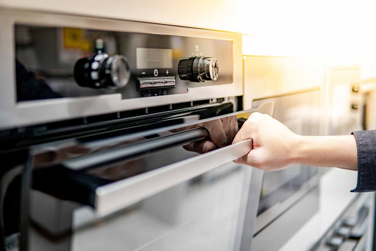 AllBrandsApp's tweet photo. Buying a new oven and trying to decide what kind? Read the latest blog post from All Brands Appliance Repair for an expert comparison of speed, steam, and traditional ovens: 🔗https://t.co/LMcg8X7YIn https://t.co/TQkC0SoJAT