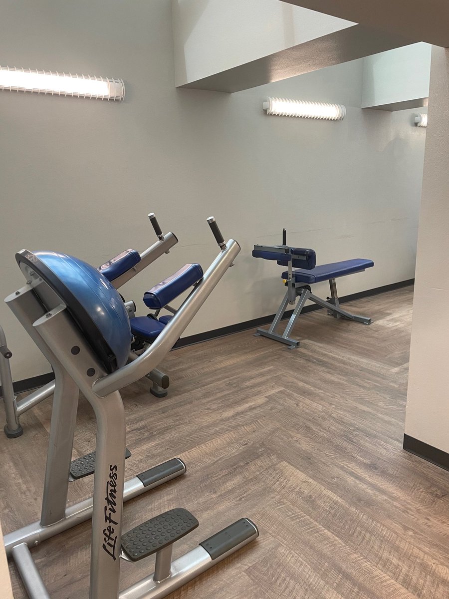 Bismarck_Y's tweet image. Next time you're in our Life Center check out our cool new Ab Alcove. Enjoy a quiet corner to focus on your core work. #lifecenter #abalcove #bismarcky