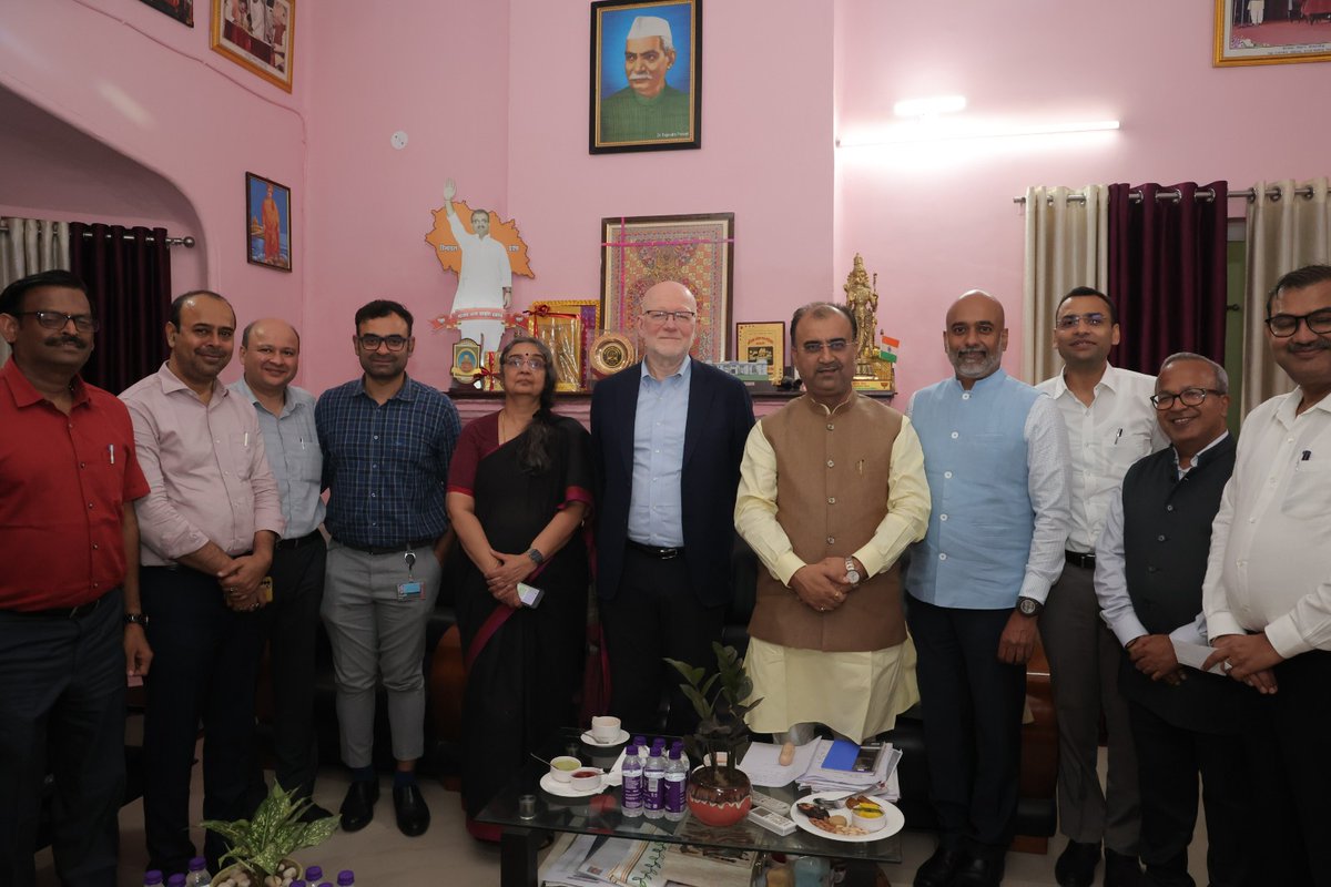 mangalpandeybjp's tweet photo. डॉ० क्रिश एलियाश अध्यक्ष ग्लोबल डेवलपमेंट BMGF (USA), श्री हरि मेनन कंट्री निदेशक BMGF (भारत कार्यालय) और उनकी टीम के साथ बिहार में BMGF के साथ चल रहे कार्यक्रम एवं आगामी योजनाओं को लेकर चर्चा की। https://t.co/ANG28AJQX2