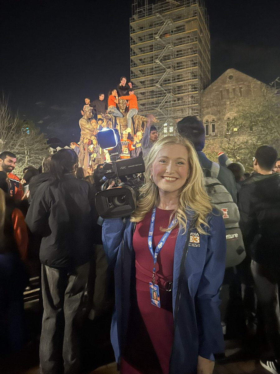 Checking in from vacation with some news

I've officially been promoted to Weekend Sports Anchor at <a href="/WCIA3sports/">WCIA 3 Sports</a>. The last seven months have been a BLAST and I'm so grateful for this vote of confidence in my work. See y'all next weekend, and the weekend after that!