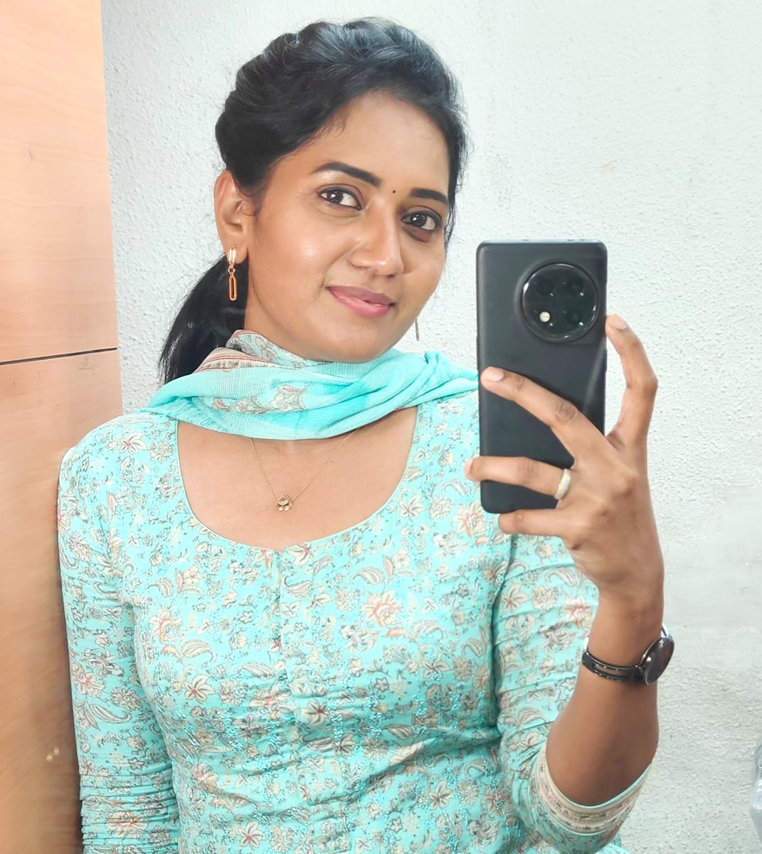 #mirroreselfie
