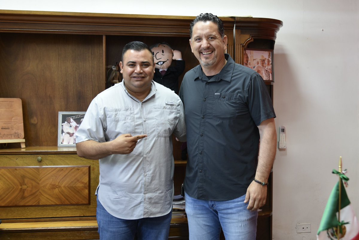 Por instrucciones del gobernador Alfonso Durazo nos reunimos con el titular de CODESON, Erubiel Durazo, para priorizar obras en instalaciones deportivas. 

#TierraDeOportunidades #CompromisosFirmes