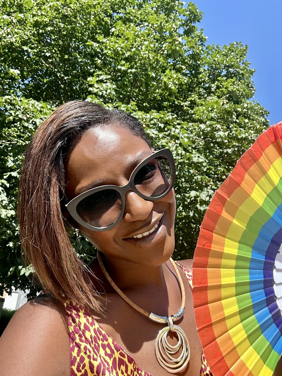 🏳️‍🌈Love whoever you love, be who you want and feel to be. Just be free 🫶🏽
We all deserve to be treated equally. We all deserve respect. Let’s continue the fight for more equality, diversity and inclusion! Happy to support #LuxembourgPride2024!