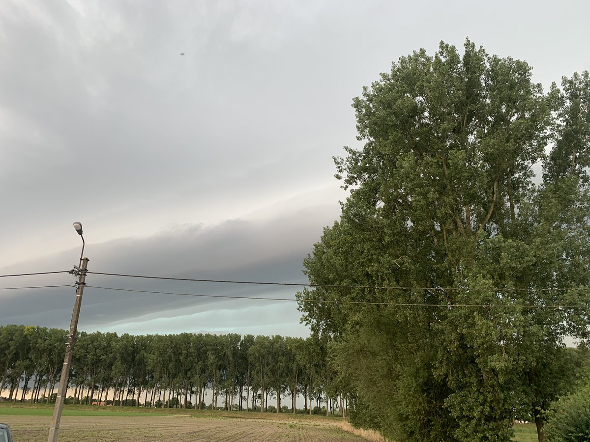 KDeBrabander's tweet photo. #weerfoto  #nwbnlx #vrtweer https://t.co/p63zmb53gt