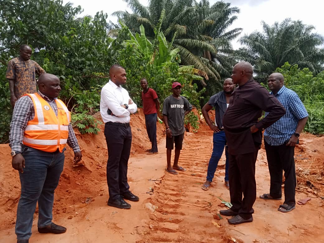 EdoSmafs's tweet photo. EDO STATE GOVERNMENT READY TO SUPPORT FISH FARMERS 
by Francisca Okojie  

The Edo State Commissioner for Agriculture and Food Security, Hon. Stephen Idehenre, in company of the Commissioner for Roads and....

See More on our Facebook Page, link in the bio.... https://t.co/VA8GqrPBms