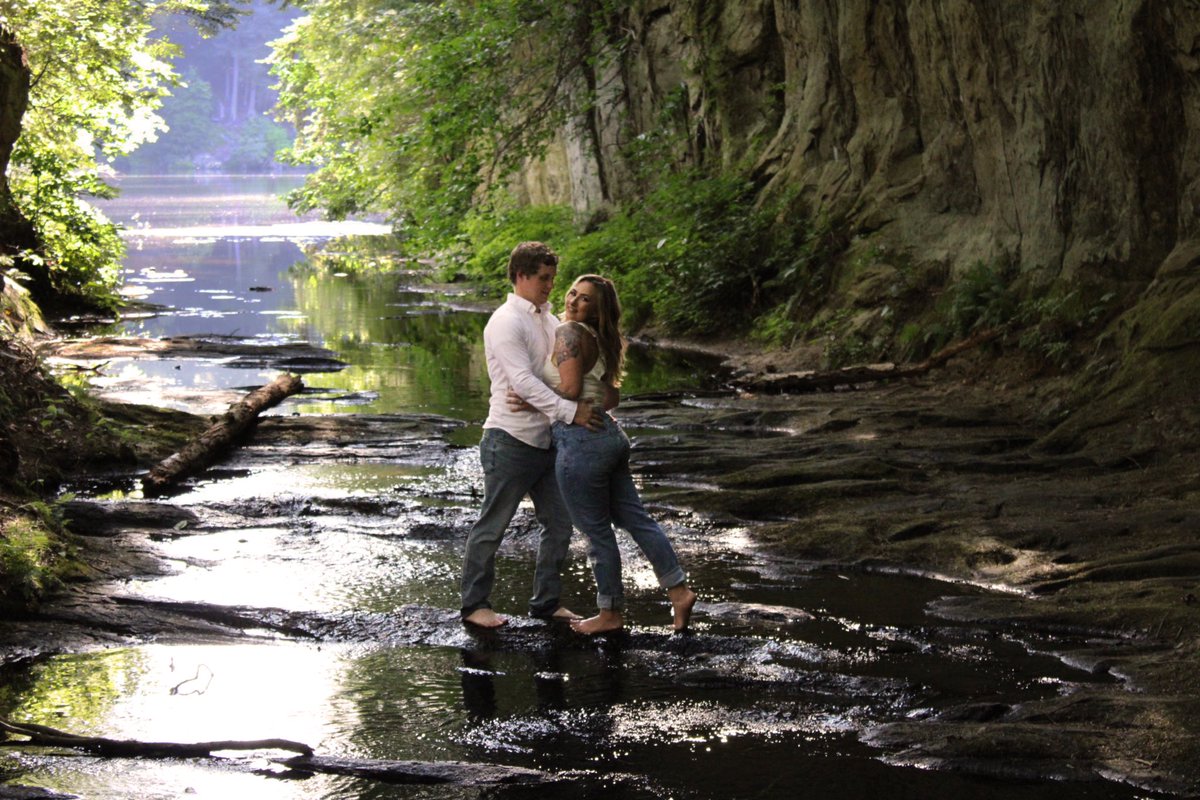 Haley_Renee31's tweet photo. Engagement pics part 1❤️❤️ https://t.co/pi9qxWzjcn