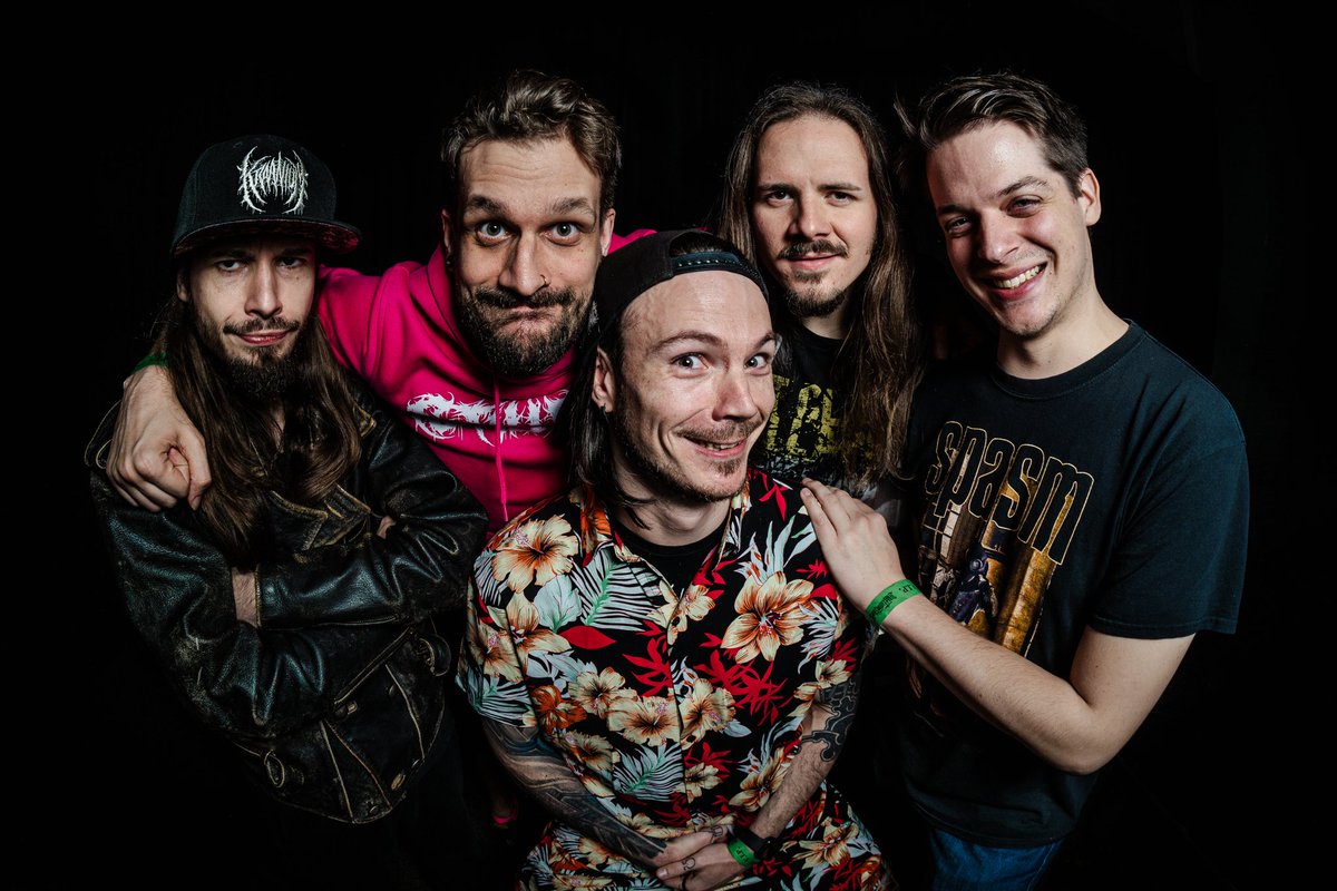This is Brutal Sphincter 2️⃣0️⃣2️⃣4️⃣.

From left to right :
- Major Diarrhea aka JPPJ aka Complex (unpitched vocals)
- Corde Sensible aka Krik (guitar)
- Battle Vest aka la langue (drums)
- GG Stalin (pitched vocals)
- Spermain (bass)

#metal #metalheads #metalhead #grindcore