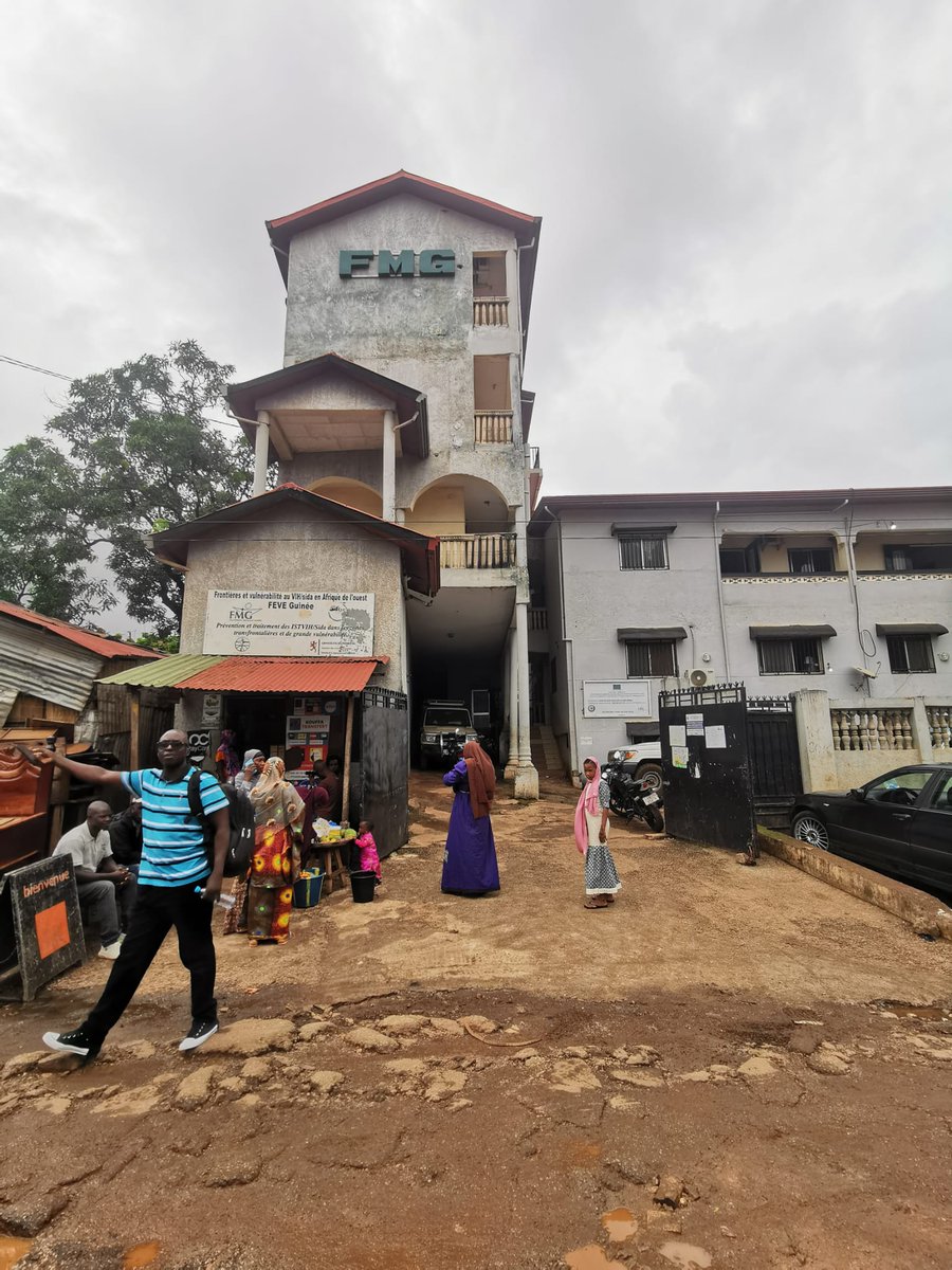 NGOSolthis's tweet photo. 🔴Dans le cadre de notre #assistancetechnique d'appui à la #démédicalisation des services #VIH en #Guinee financée par @EF_LINITIATIVE , nos consultants rencontrent les partenaires nationaux pour comprendre leurs besoins et leurs attentes.
#PNLSH @planguinee #FMG https://t.co/gvfT212gbJ