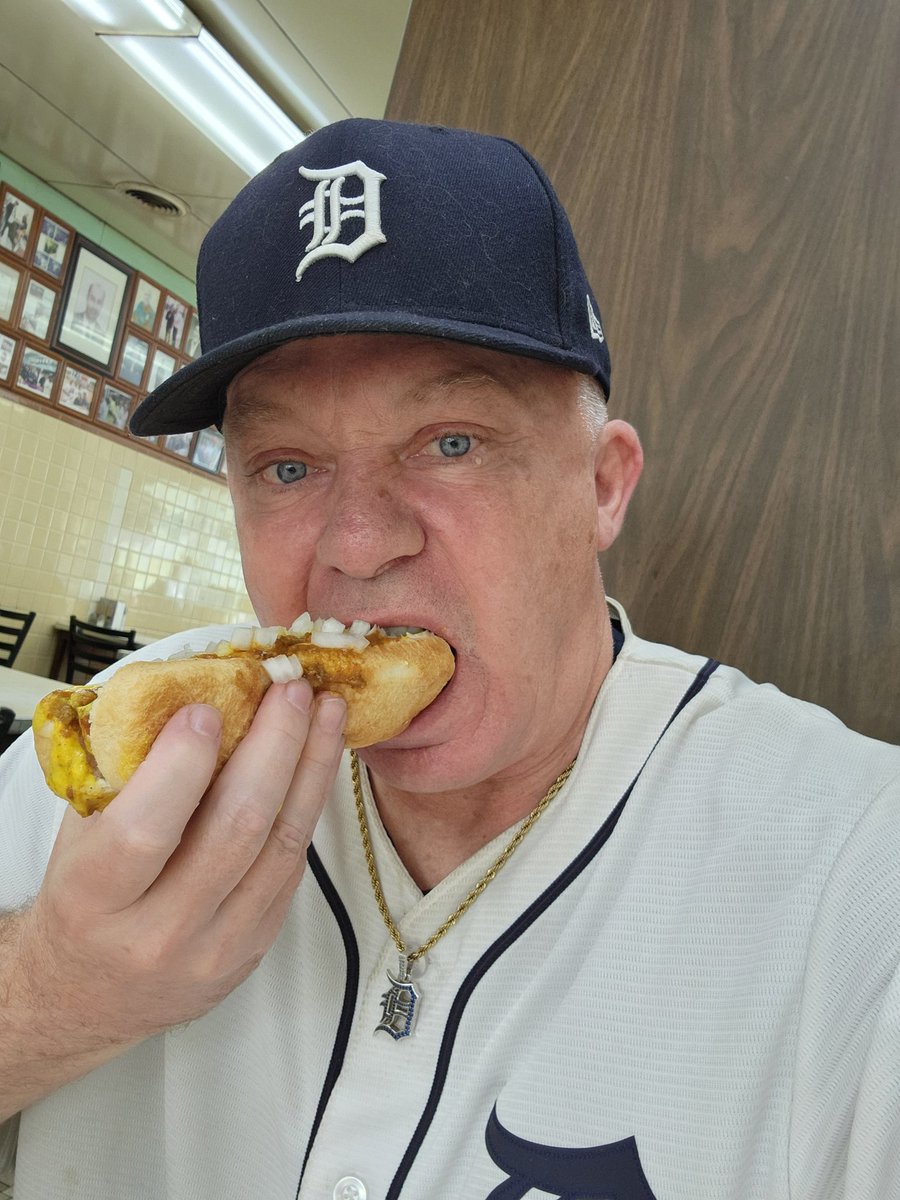 Detroit Dan tweet media