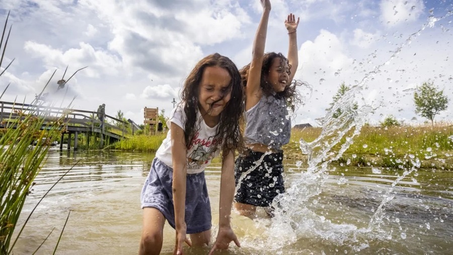Maak schoon, voldoende en betaalbaar water tot topprioriteit in het regeringsprogramma. Dat vragen 11 organisaties waaronder Bouwend Nederland, Natuurmonumenten en Vewin in een manifest. Hun oproep is gericht aan minister Barry Madlener (IenW).
h2owaternetwerk.nl/h2o-actueel/op…