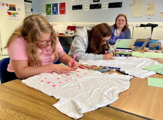 Perth & Kinross Community Link Worker Team (@pkcommunitylin1) on Twitter photo Great 1st day of <a href="/PerthGrammar/">Perth Grammar School (Archived)</a> Transition Summer Club. Thanks to Connor <a href="/ActiveSchoolsPK/">P&K Active Schools</a> and Dorota for all their help. #transition #confidence #fun Great 1st day of <a href="/PerthGrammar/">Perth Grammar School (Archived)</a> Transition Summer Club. Thanks to Connor <a href="/ActiveSchoolsPK/">P&K Active Schools</a> and Dorota for all their help. #transition #confidence #fun
