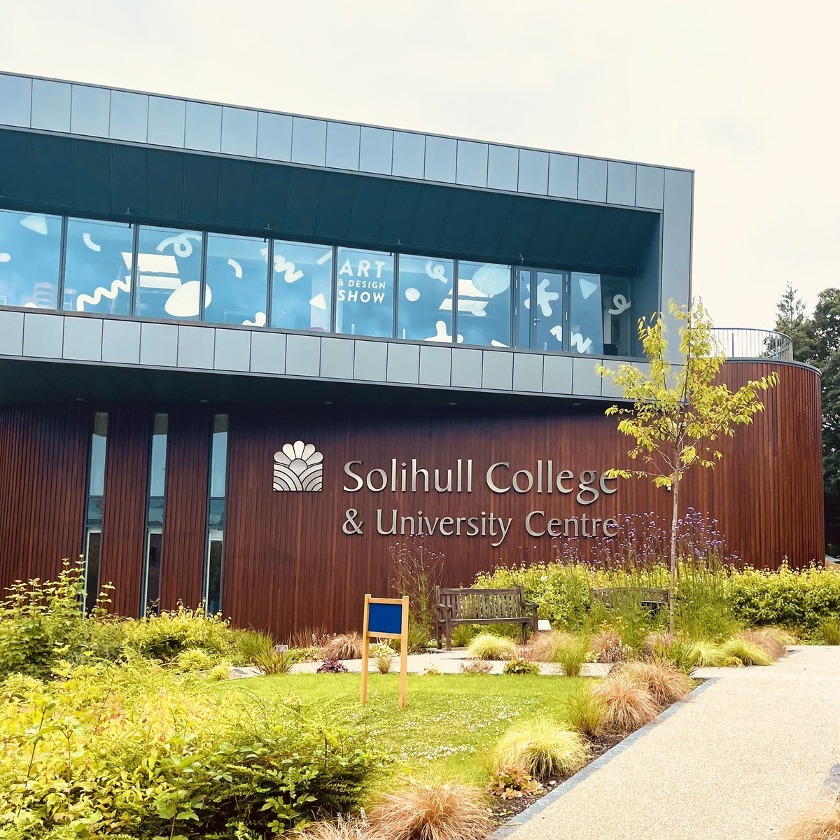 It was great to be back onsite with <a href="/SolihullCollege/">Solihull College & University Centre</a> today and see some friendly faces again! 

Thank you @islaflood and the team for having me. I really enjoyed debating all things #AI #GenerativeAI #Teaching #Learning #Assessment #CPD.