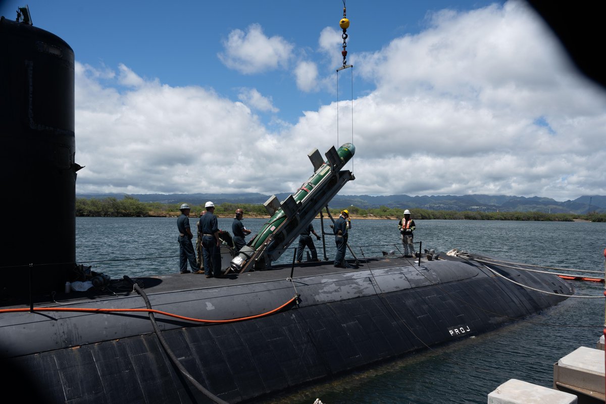 RIMPAC (@rimofthepacific) on Twitter photo Load'er Up! 💪🇺🇸🚀 <a href="/USNavy/">U.S. Navy</a> Sailors load Los Angeles-class fast-attack #submarine USS Topeka with torpedoes at Naval Magazine Pearl Harbor, Hawaii, in preparation for #RIMPAC24. <a href="/USPacificFleet/">U.S. Pacific Fleet</a> <a href="/PacificSubs/">Pacific Submarines</a> #Topeka Load'er Up! 💪🇺🇸🚀 <a href="/USNavy/">U.S. Navy</a> Sailors load Los Angeles-class fast-attack #submarine USS Topeka with torpedoes at Naval Magazine Pearl Harbor, Hawaii, in preparation for #RIMPAC24. <a href="/USPacificFleet/">U.S. Pacific Fleet</a> <a href="/PacificSubs/">Pacific Submarines</a> #Topeka