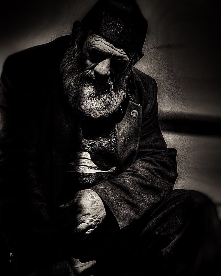 TraderAT12's tweet photo. ...Bir rüyada her şey olabilr, her şey  bir Rüya da olabilir...
.
Ve insanın ağzından dökülür cümle; 
"Her yere baktım, hiç birinde yokum' https://t.co/USOOD3IDDl