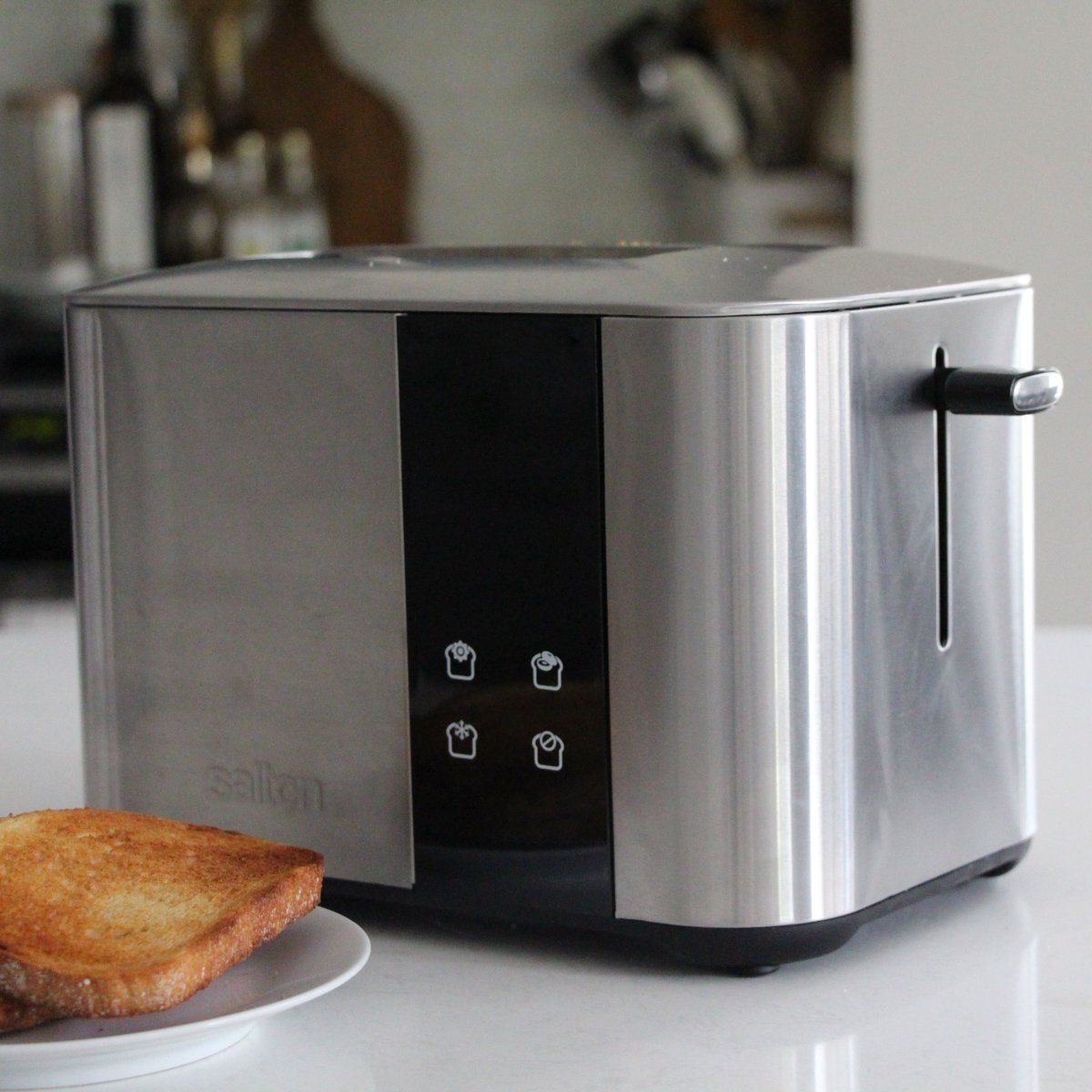 SaltonGroup's tweet image. The Salton Stainless Steel Digital Countdown 2 Slice Toaster is here to elevate your breakfast game. ⏳🍞

With its sleek design and cutting-edge features, enjoy perfectly toasted slices every time. ✨

Grab one today at salton.com 💥

#SaltonKitchen #2SliceToaster