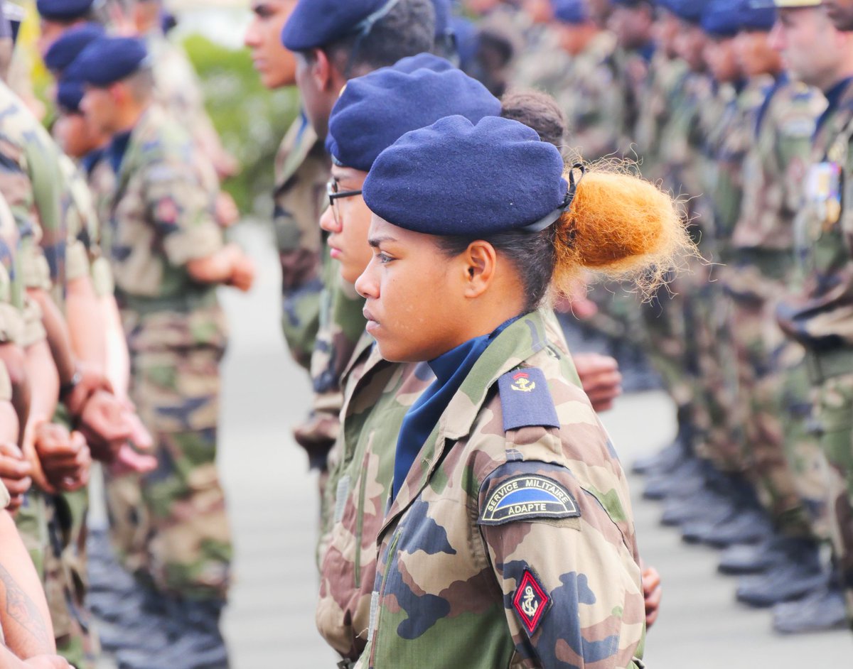 CastaingLoris's tweet photo. Passation de commandement pour le Régiment de Service Militaire Adapté (RSMA) en Nouvelle-Calédonie, hier à #Koumac. Le colonel Stachowski laisse place au lieutenant-colonel Revillon. https://t.co/5qkWSHNq9i