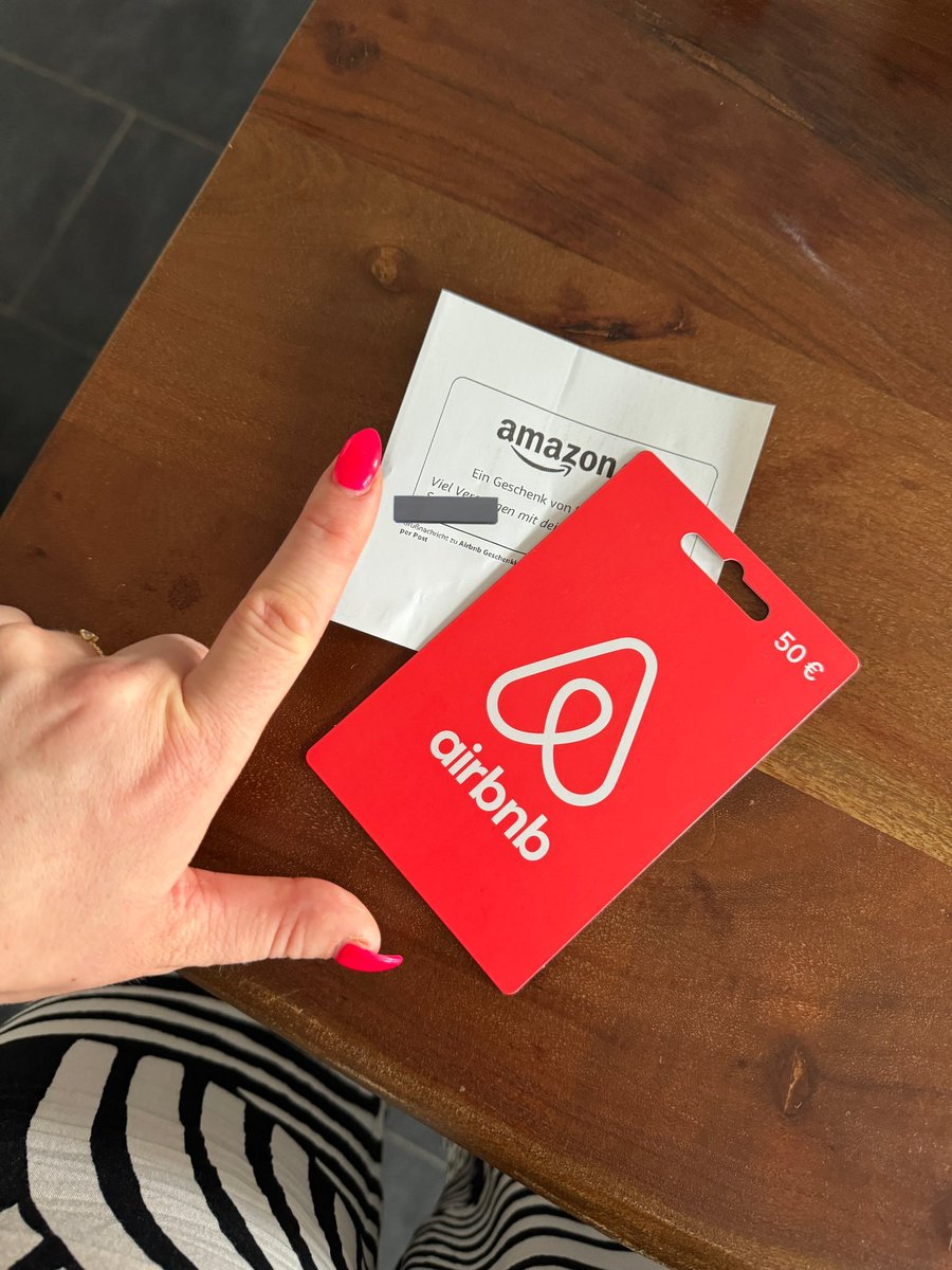 Brav! Arbeite weiter meine Wunschliste ab 👏🏽   Btw wie gut passen meine Nägel zu Airbnb Gutscheine 📷
