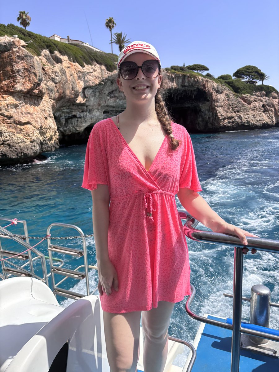 Erin tweet media