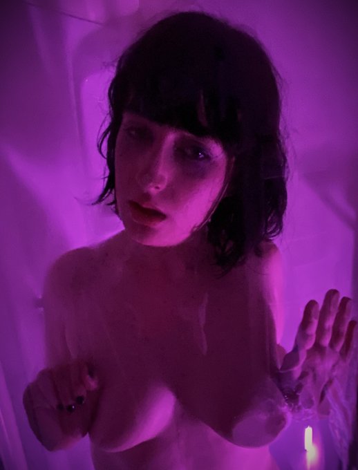 Why aren't you fucking me out like this? https://t.co/fG1BKIRod7