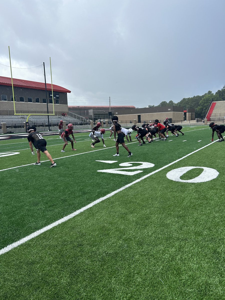 footballopelika's tweet image. Great day of competition this morning in Bulldog Stadium with Elmore County, Park Crossing, and @PrattFootball 
#OwnIt 
#Go_Dawgs