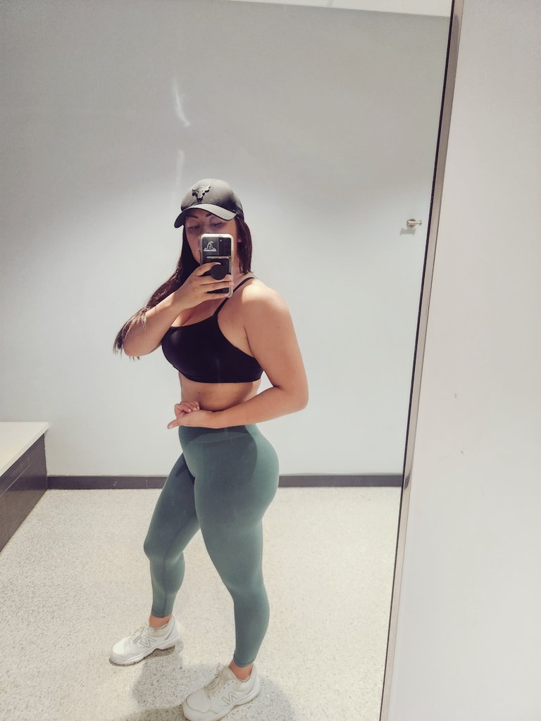 mateiahlouise's tweet image. #DuesPaid
We&apos;re back in the saddle for shoulder day 😮‍💨 A tad bit thicky, but the wolf at the end of the pack is always the most hungry 😈💪🏽