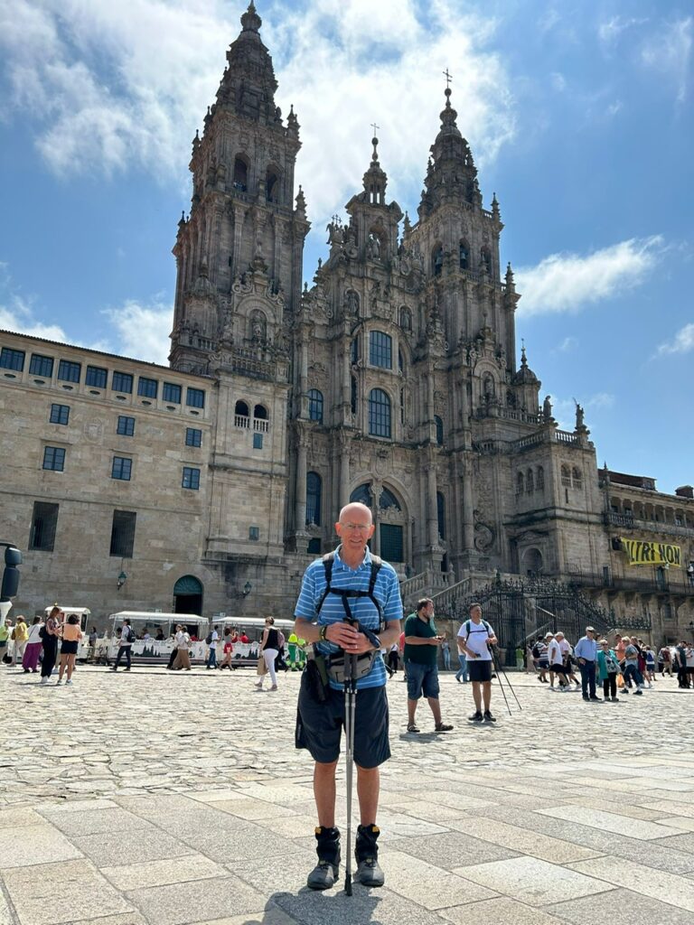 Ka pai Br Peter Bray FSC, who has finished his 730-km, 37-day pilgrimage in northern Spain along the Camino de Santiago from Pampaloma to the Santiago de Compostela Cathedral to raise money for Bethlehem University, where he was vice-chancellor. Details: bufusa.org/2024/07/08/gra…