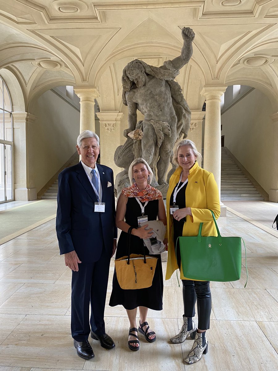 LenkaAllen's tweet photo. Nice to meet with my colleagues from Australia and New Zealand at the @CzechMFA Global Conference of Honorary Consuls in Prague. https://t.co/3zQkCYUOsl