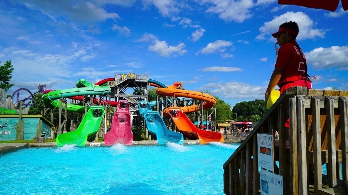 DVTownhomes's tweet image. Summer&apos;s here! 🌞 Did you know Deer Valley Townhomes are just a quick 30-minute drive from Six Flags? Adventure awaits! #DeerValley #EllingtonCT #CTLocal #SixFlags