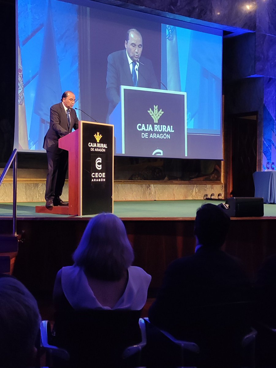 CEOEAragon's tweet photo. ¡Tarde de celebración y orgullo empresaria!
Iniciamos la gala de los #PremiosEmpresadeAragon 2024 en la que galardonamos a @Novaltia @pasteleriascaso #Adiego #Frutanesa #ibernex #Masfarre #Taisi @awscloud_es @awscloud https://t.co/DfQm634uF7