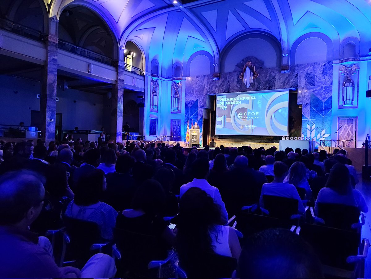 CEOEAragon's tweet photo. ¡Tarde de celebración y orgullo empresaria!
Iniciamos la gala de los #PremiosEmpresadeAragon 2024 en la que galardonamos a @Novaltia @pasteleriascaso #Adiego #Frutanesa #ibernex #Masfarre #Taisi @awscloud_es @awscloud https://t.co/DfQm634uF7