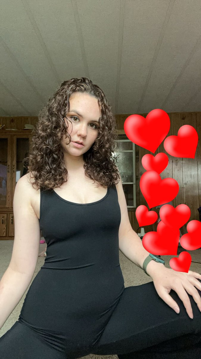 saphyybby's tweet photo. Happy to show you less😝 pics on demand if that’s what you need😘 I’ll make a deal with you💰 #nsfwtwtًً https://t.co/OWbXgWG7CV