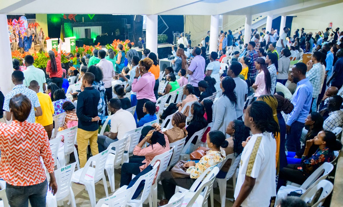 GraceRoom's tweet photo. Happening Now: Our hearts worship the Lord! We will not rest until everything inside us worships God Miracles are happening, don’t look elsewhere,come in the presence of the Most High God #SpecialTuesdayService #IsahaYageze #DoNotQuit #GraceRoomMinistries #PastorJulienneKabanda https://t.co/OZ7Yegerh5