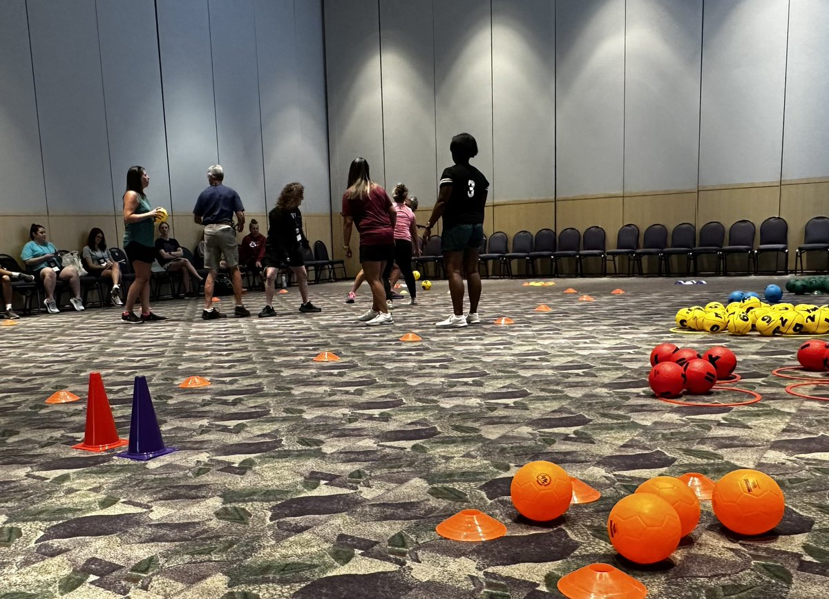 Mr. Niehoff’s P.E. tweet media