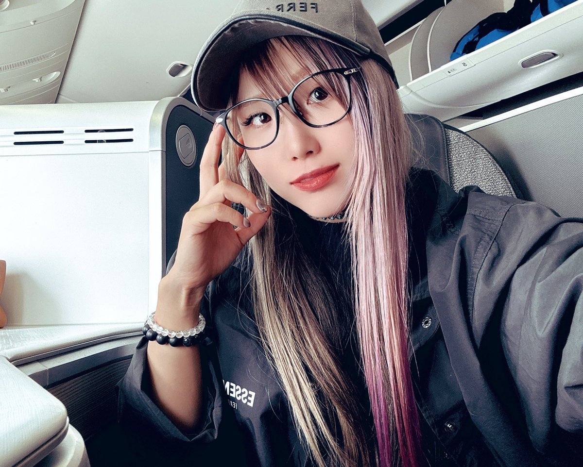 🇨🇦👋🏻🤓✨✈️