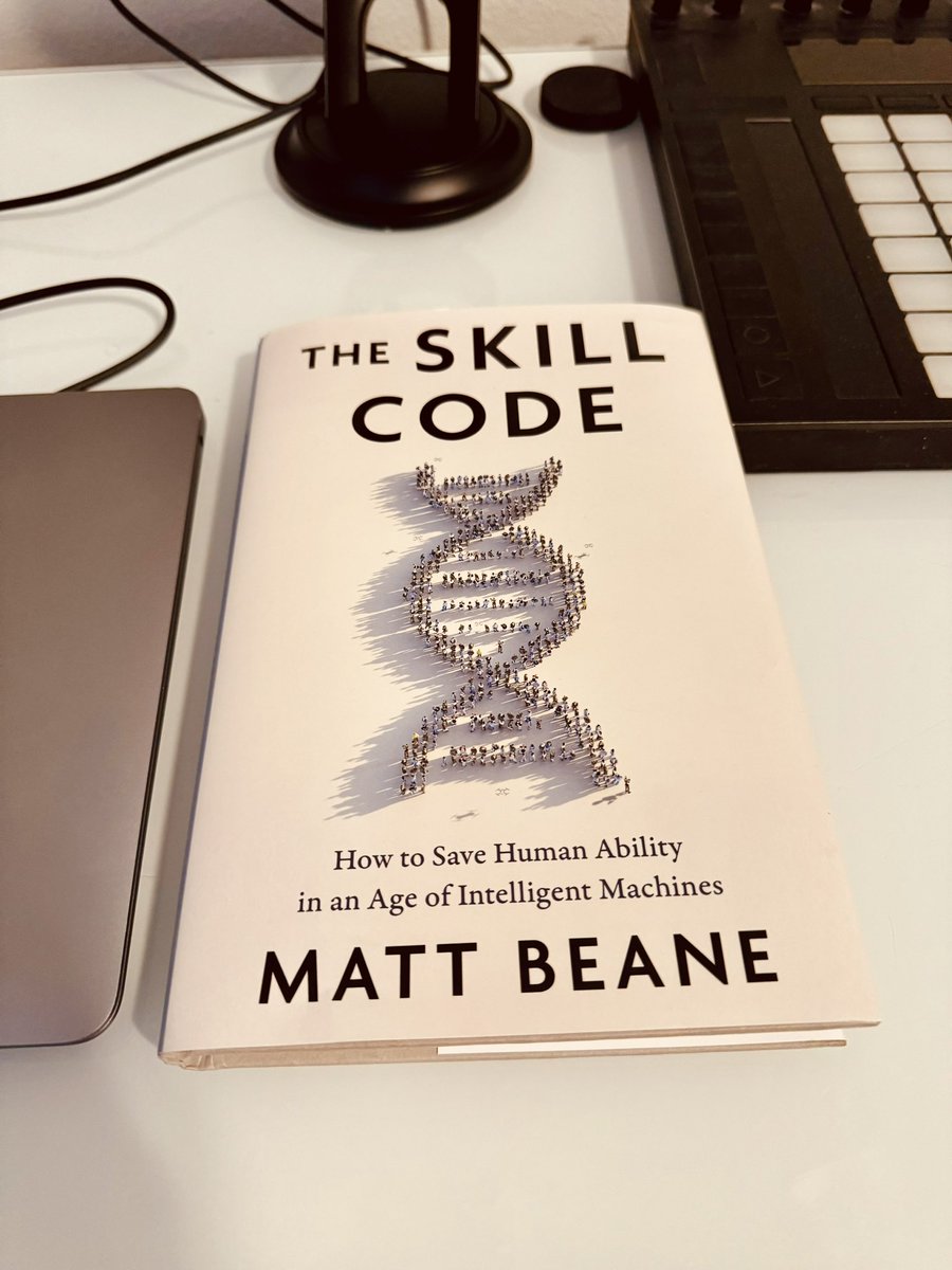 johnlucchetti's tweet image. 1/8 Reading @ucsantabarbara Professor @mattbeane’s "The Skill Code" was a real eye-opener for me. 🧵
