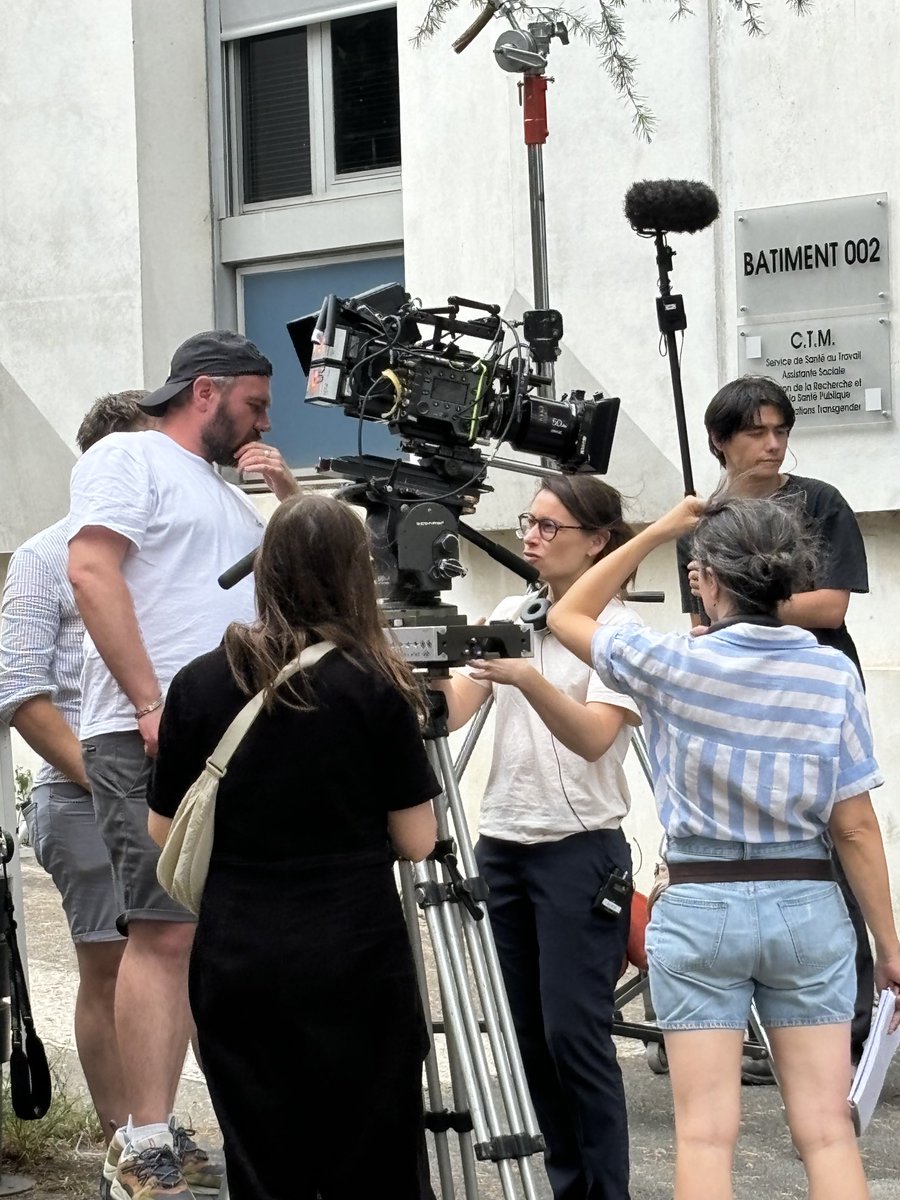 FoPerrens's tweet photo. ⁦@ch_perrens⁩ accueille l’équipe du film 
« Des preuves d’amour »d’Alice Douard réalisatrice originaire de Bordeaux pour le tournage d’une partie de son long métrage.
La parentalité dans un couple de femmes,les démarches et la manière d’aborder la venue de cet enfant. https://t.co/fNqTuSiCmo
