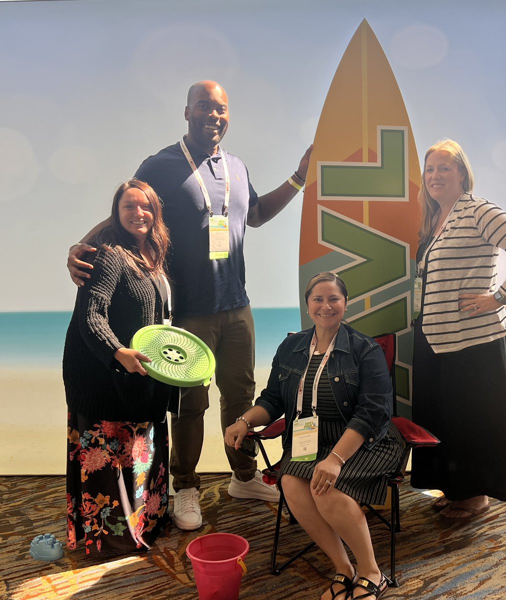 beavers_ii's tweet photo. The @durkinbulldogs are riding the wave at #avl2024 🌊🌊🌊 @ChiPubSchools @Network10CPS @CorwinPress https://t.co/74alagLuku