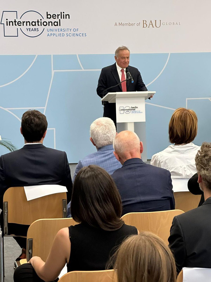 EnverYucel's tweet photo. Bugün BAU Global üyesi Berlin International Üniversitemizin 10. Yıl Kutlama etkinliğine katılmanın mutluluğunu yaşıyorum.  Etkinliğimize katılan başta Türkiye'nin Almanya Büyükelçisi Sn. Ahmet Başar Şen olmak üzere tüm değerli katılımcılara teşekkür ederim.

Dünyanın farklı ülkelerinden birçok öğrenciye eğitim yuvası olan okulumuz, 10’uncu yaşını global dünyaya uyum sağlayabilen, bilimi ve teknolojiyi rehber bilen, kültür-sanata değer veren, potansiyel ve yaratıcılıkla dolu öğretim görevlileri ve öğrencileriyle kutluyor.  

Daha iyi bir dünya için değişime öncülük etmeye devam edeceğiz.