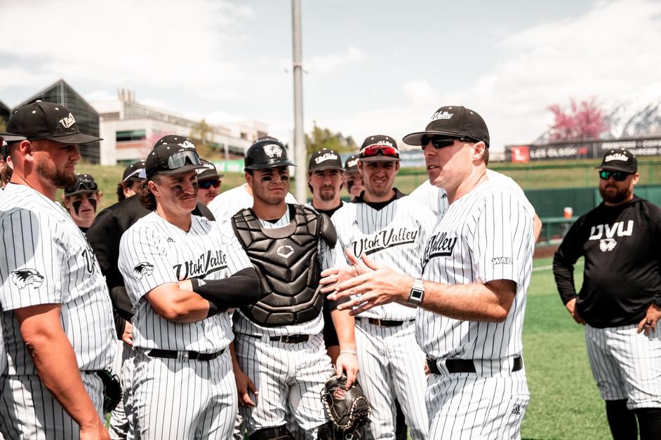 🚨BREAKING: <a href="/UW_Baseball/">Washington Baseball</a> is hiring Eddie Smith as its new head coach, <a href="/d1baseball/">D1Baseball</a> has learned. Smith, who spent time at #LSU, #UVA, #NotreDame #Tulane, spent the last three seasons as the HC for <a href="/UVUbsb/">UVU Baseball</a>. Smith takes over for Jason Kelly.

d1baseball.com/coaching-buzz/…