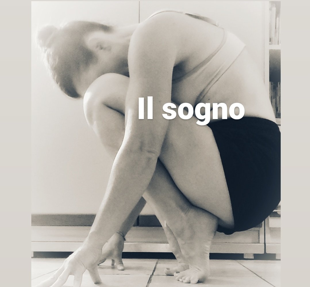 Katymantra's tweet photo. Sogno ancora e torno a farlo, nell'immaginazione d'essere veramente stata, in un tempo lontano.
#scrvere https://t.co/43QU2iRbj4