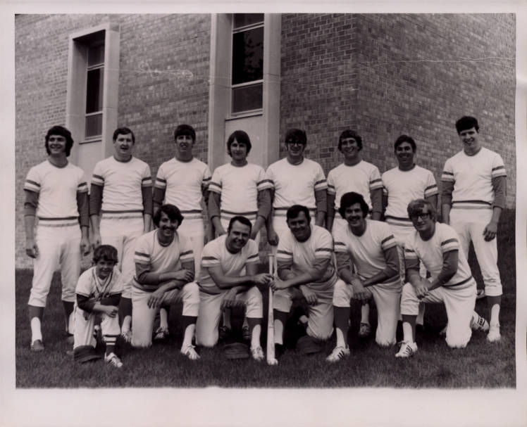 ambrosealumni's tweet photo. Take a look at some of our past baseball players! #AlwaysABee https://t.co/FzjOKSlphD