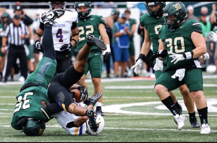 CoachCareyDL's tweet photo. 51 days until War on the shore!!
Then after that we going to 
#PartyAtTheLake 
#GTA 
#DOGMentality https://t.co/CcYkq2Mhxf