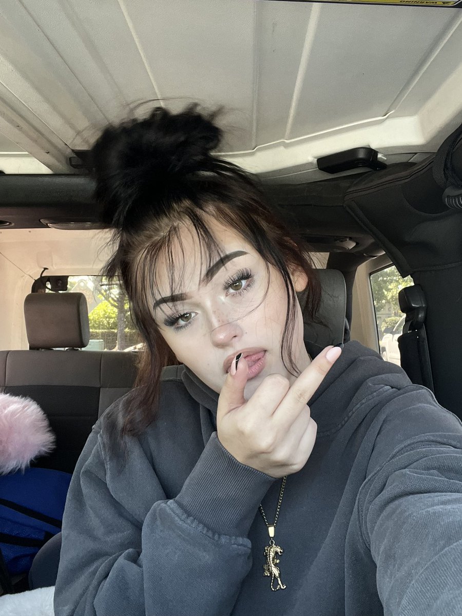 justtookaperc's tweet photo. in the mood to drain your money tbh 

just flicking you off makes you weak 😂

findom paypig domme cashcow whalesub feet content https://t.co/Z1hQzNA05u