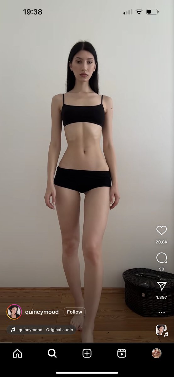 slipofagirl's tweet photo. Not to be wannarexic but if I look like this naturally I probably wouldn’t starve myself https://t.co/TbRJiUb4RP